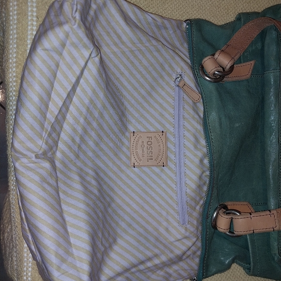FOSSIL OLIVE GREEN LEATHER BAG# 4652. EUC - Picture 15 of 16